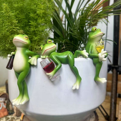 🐸 Aranyos Béka Dísz Virágcserép Szélére – Boros Pohárral
