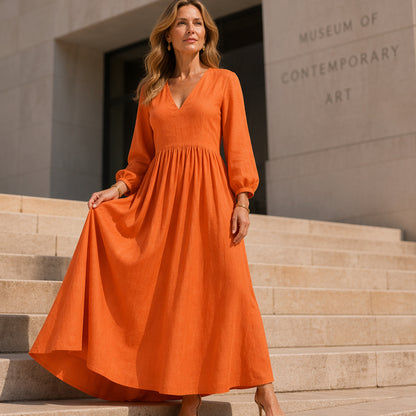💃Női laza és kényelmes, V-nyakú, rakott hosszú ruha👗