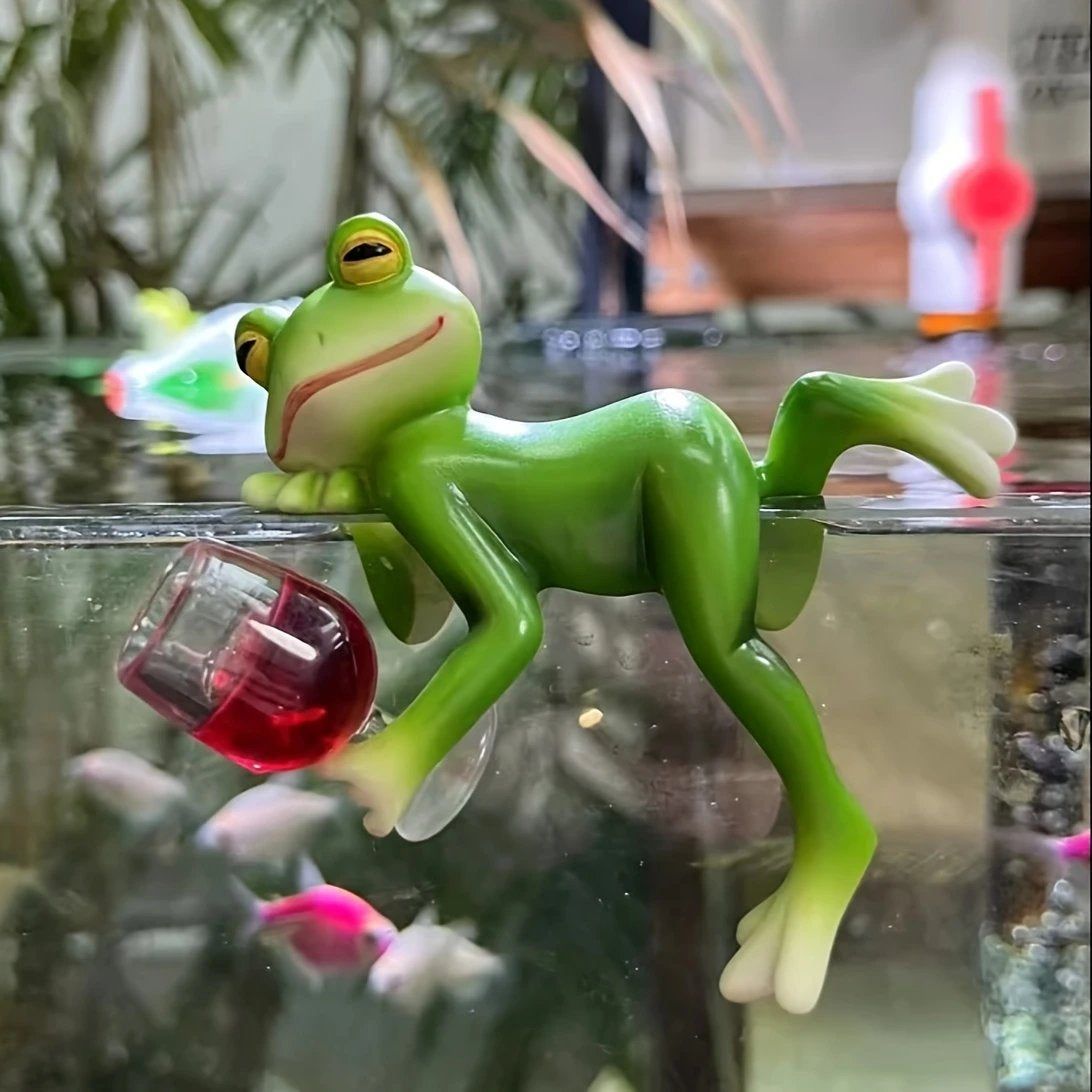 🐸 Aranyos Béka Dísz Virágcserép Szélére – Boros Pohárral
